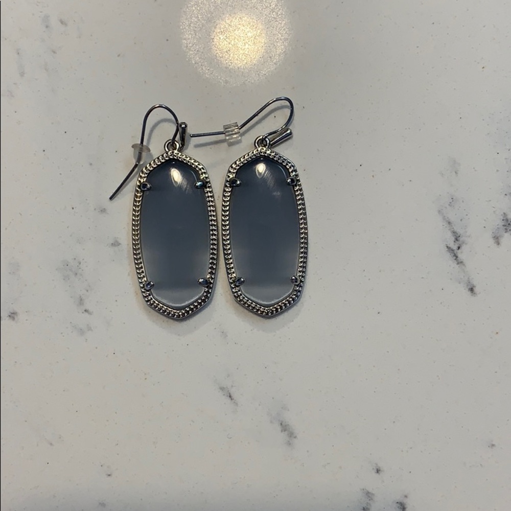 Kendra Scott Elle earrings